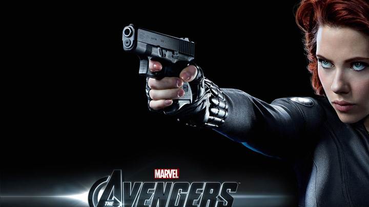 The Avengers – Scarlett Johansson As Black Widow Gun In Hand